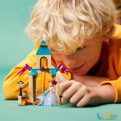 Конструктор LEGO Disney Princess Холодне серце 2 Подвір'я палацу Анни 74 деталі (43198)