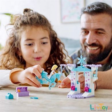 Конструктор LEGO Disney Princess Frozen 2 Ельза та льодова конюшня Нокка 53 деталі (43209)