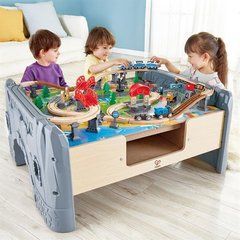 Игрушечная железная дорога Hape со столом 70 эл. (E3766)